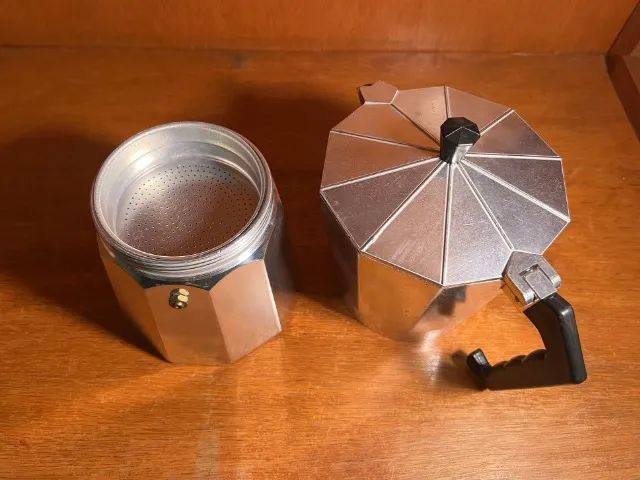Cafeteira Italiana Moka 12 Xícaras (600mL)- Extra Grande - SEMINOVA, NUNCA USADA - Foto 6