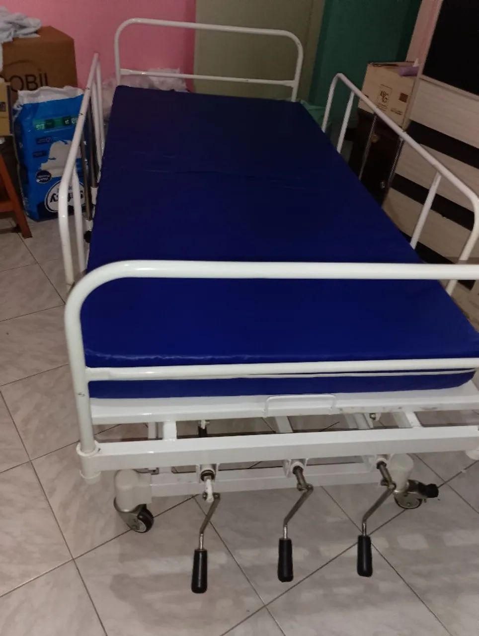 Cama hospitalar 3 manivelas - Foto 4
