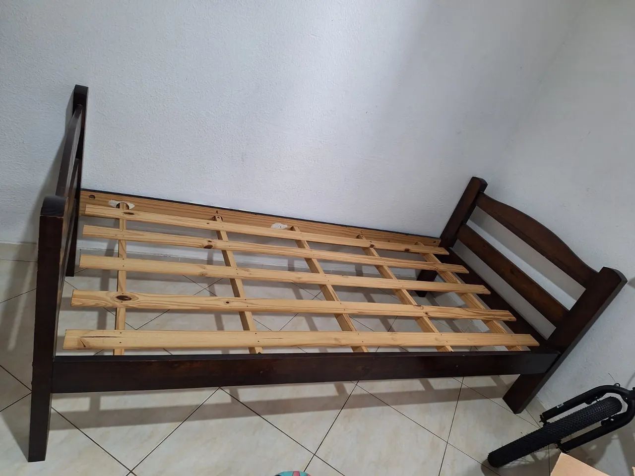 Cama: solteiro.