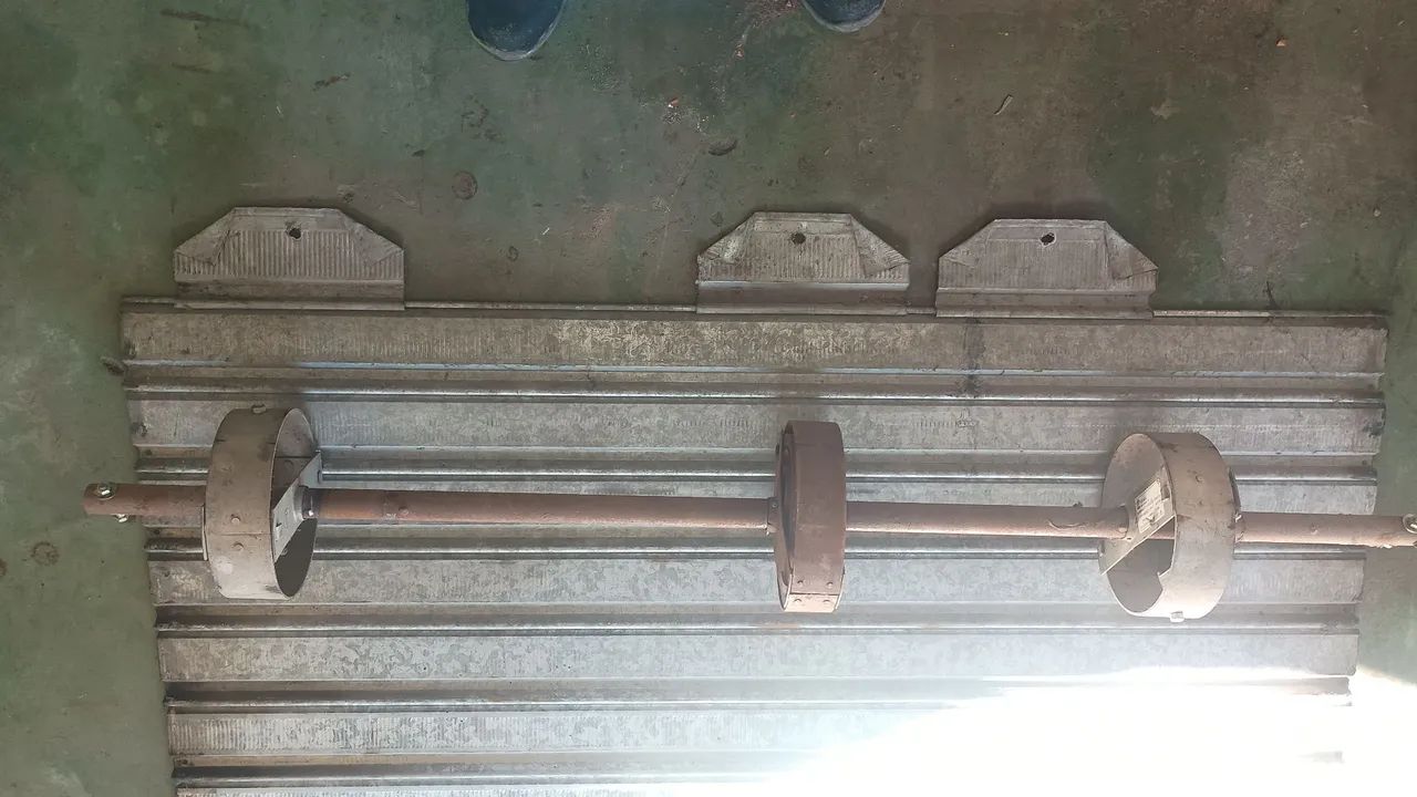 Vendo porta de enrolar de aço  - Foto 3