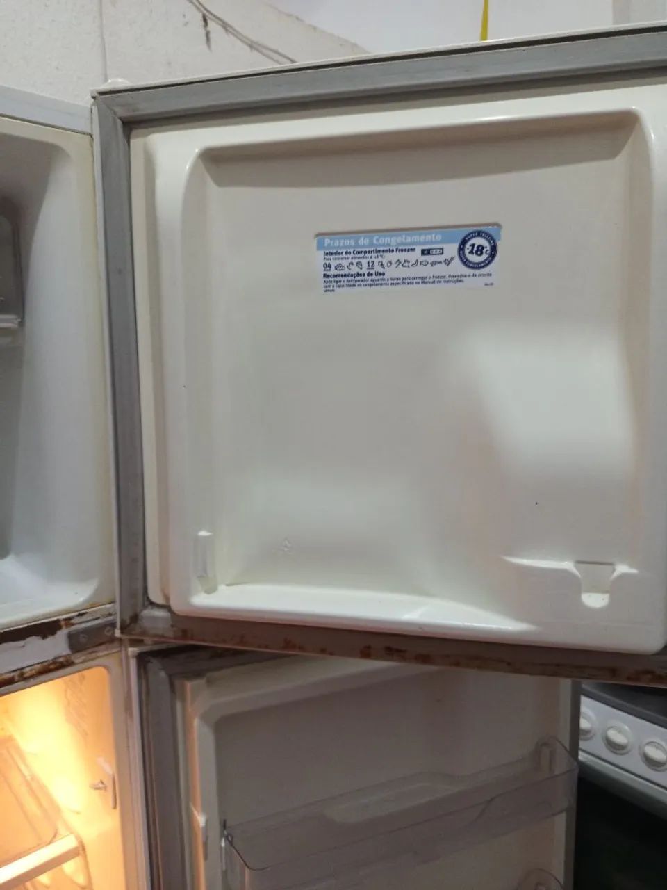 Vendo geladeira funcionando perfeitamente. - Foto 4