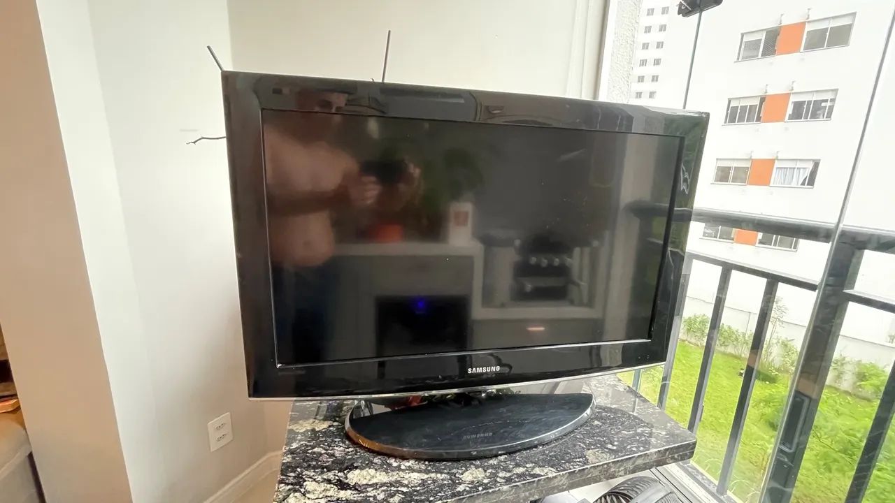 TV Samsung 32? LCD LN32A450 - 3 HDMI + Base Original