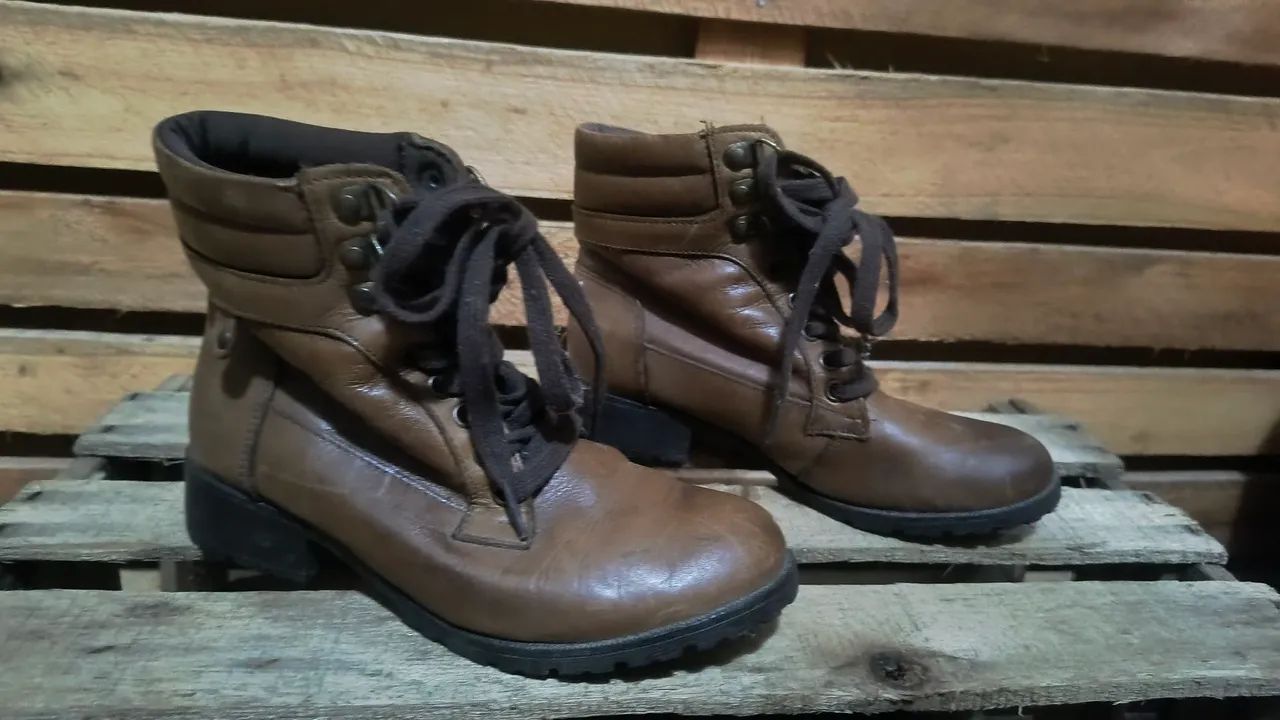 Botas de couro marrom - Foto 3