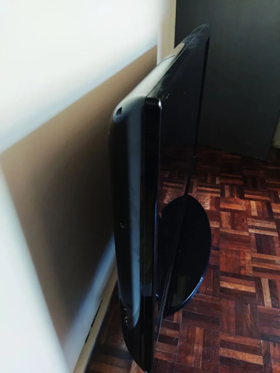 TV SAMSUNG 50 POLEGADAS DE PLASMA. FUNCIONANDO (APENAS COM MANCHA NA TELA) COM CONTROLE - Foto 3