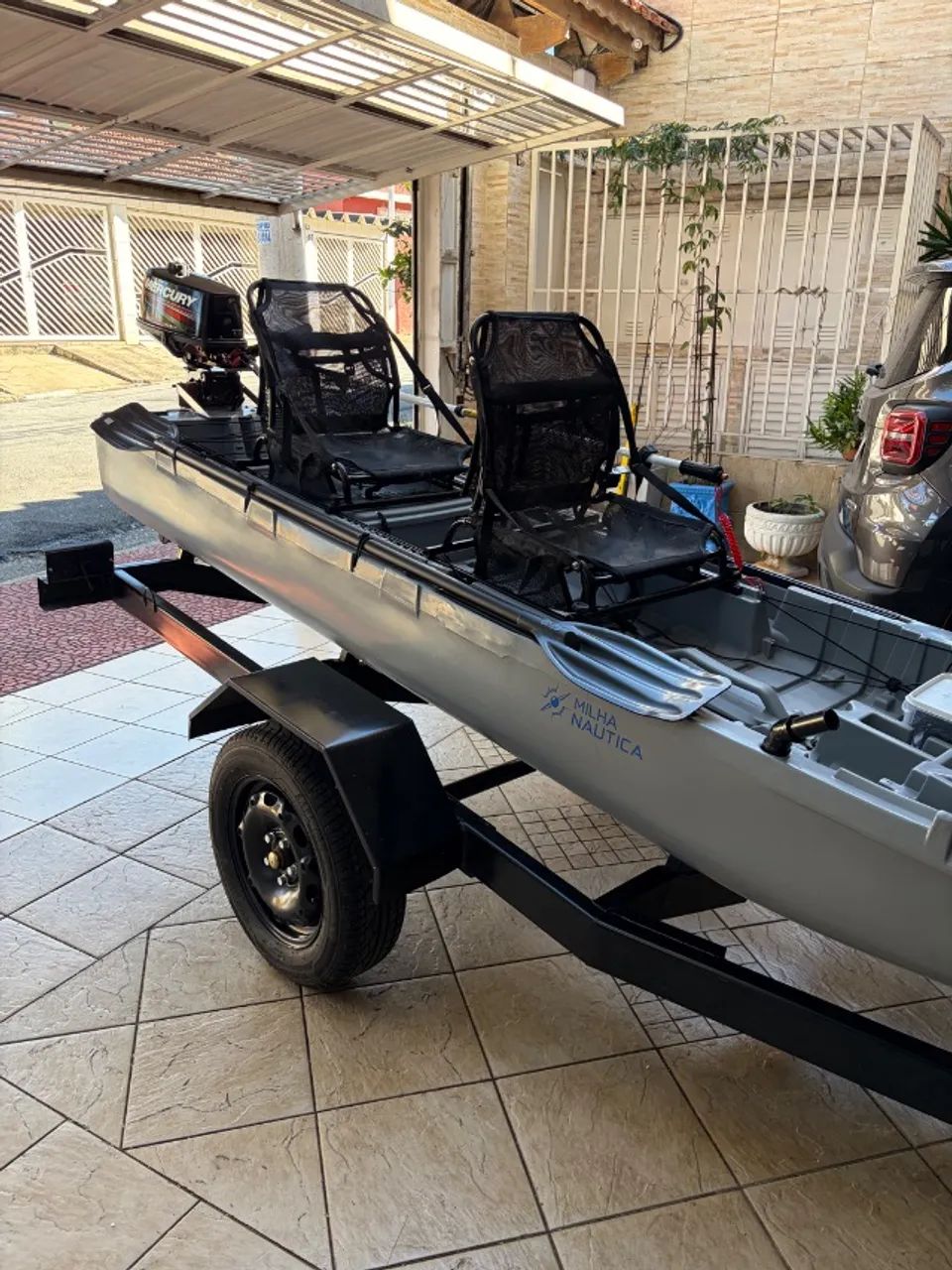 Caiaque Ark 1290, Motor MERCURY 5HP e Carreta