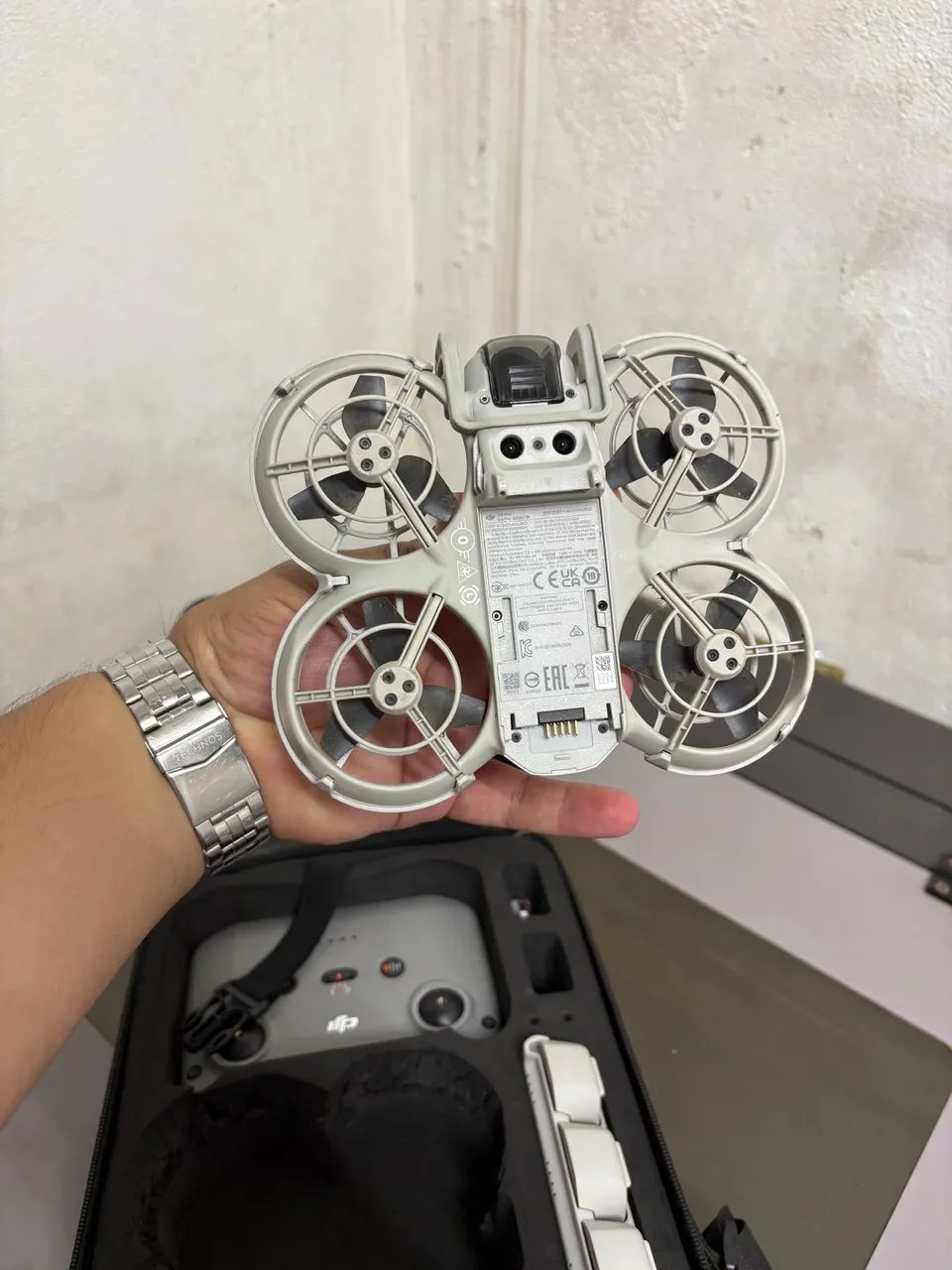 Vendo Drone DJI Neo completo, em ótimo estado e pronto para uso. - Foto 3