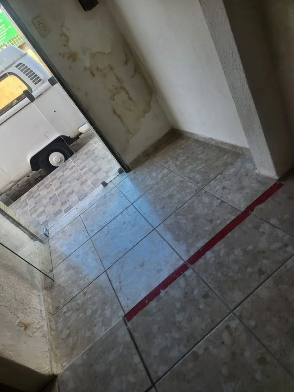 Alugo ponto pra comércio .