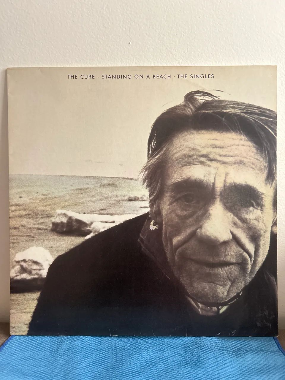 LP The Cure - Standing On a Beach - The Singles