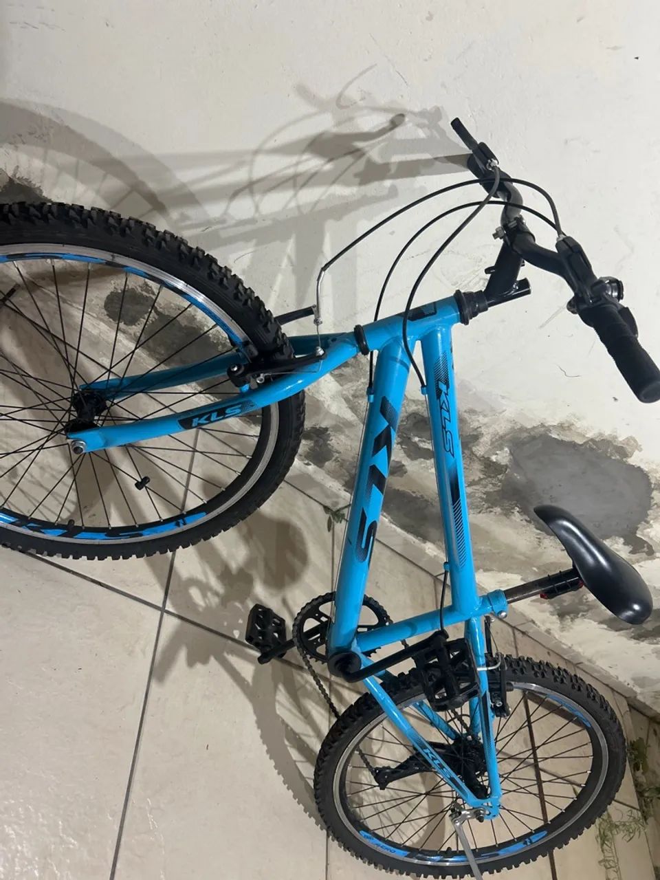 Bicicleta 7 marchas completa pezinho mais kit luzes sem defeito - Foto 2