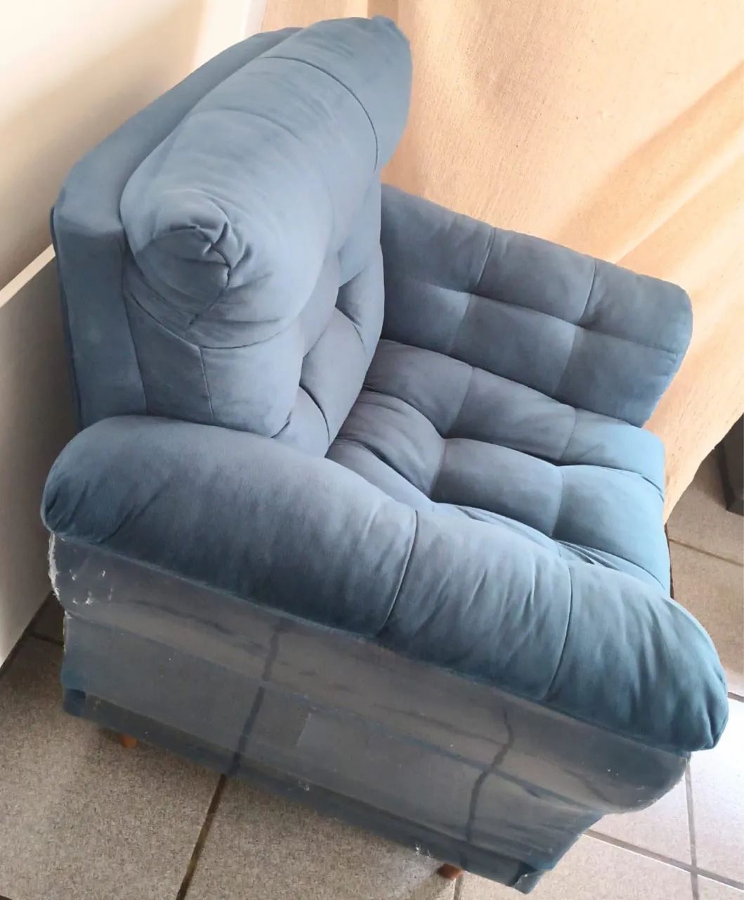 Poltrona Estofada Azul Turquesa  - Foto 2