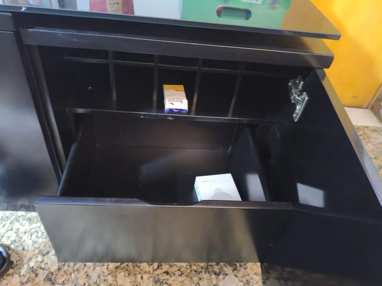 Rack preto com tampão de vidro - Foto 5