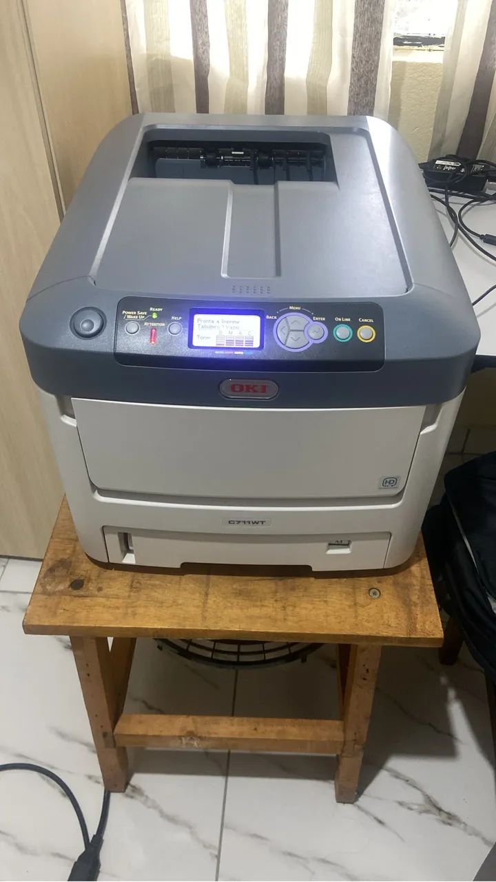 Vendo Impressora Okidata C711WT Toner Branco