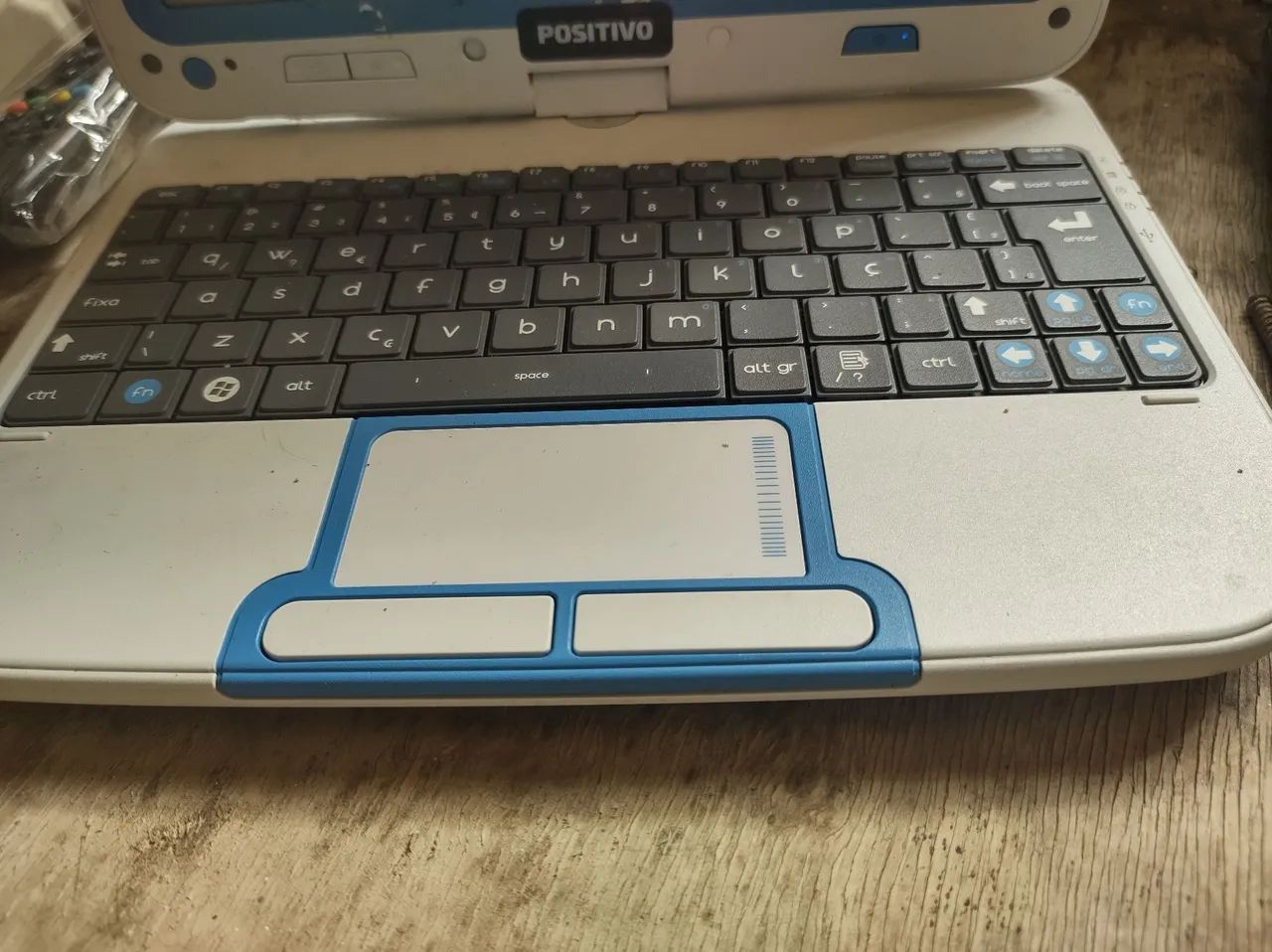 Netbook Positivo (tela com trava quebrada)  - Foto 3