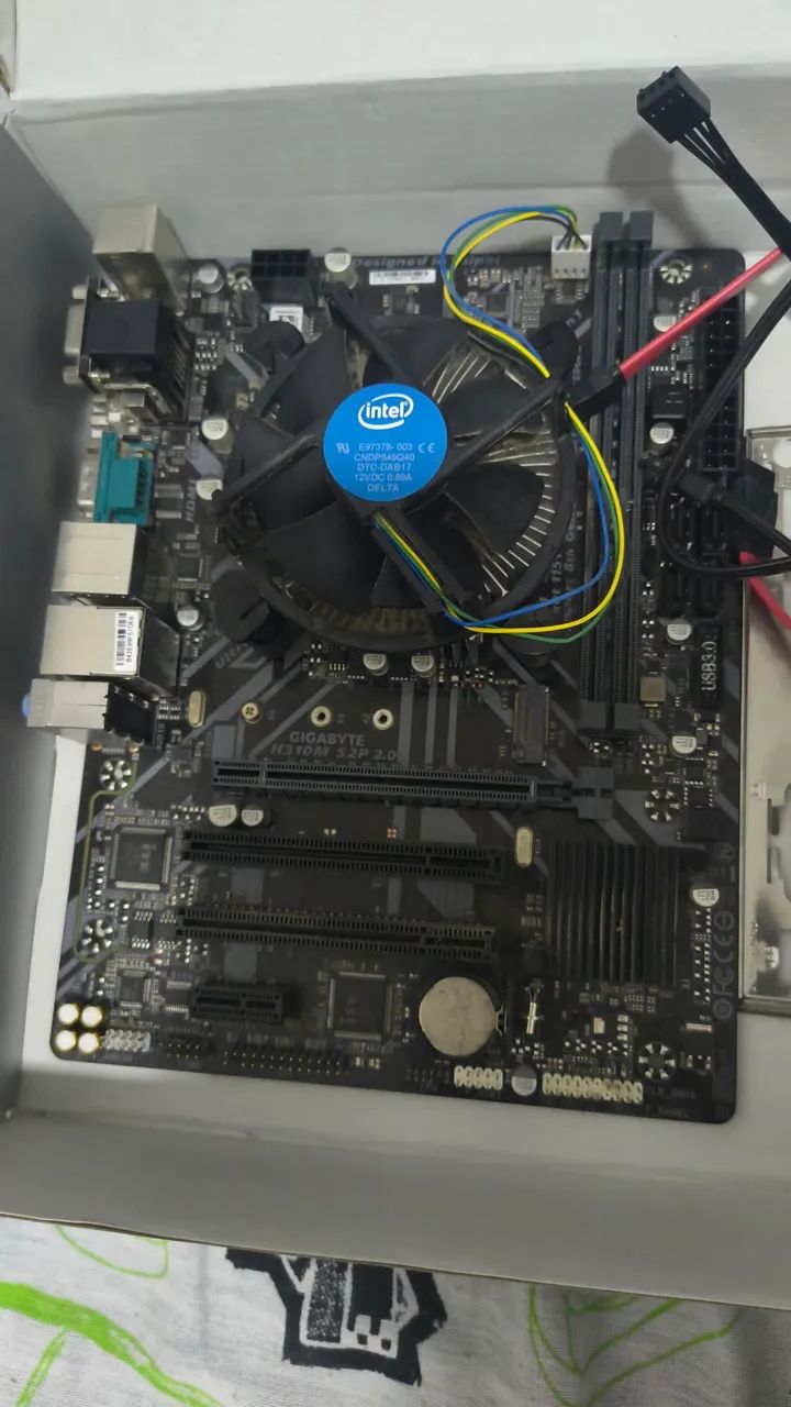 Processador Intel i5 9400f + placa mãe gigabyte h310m