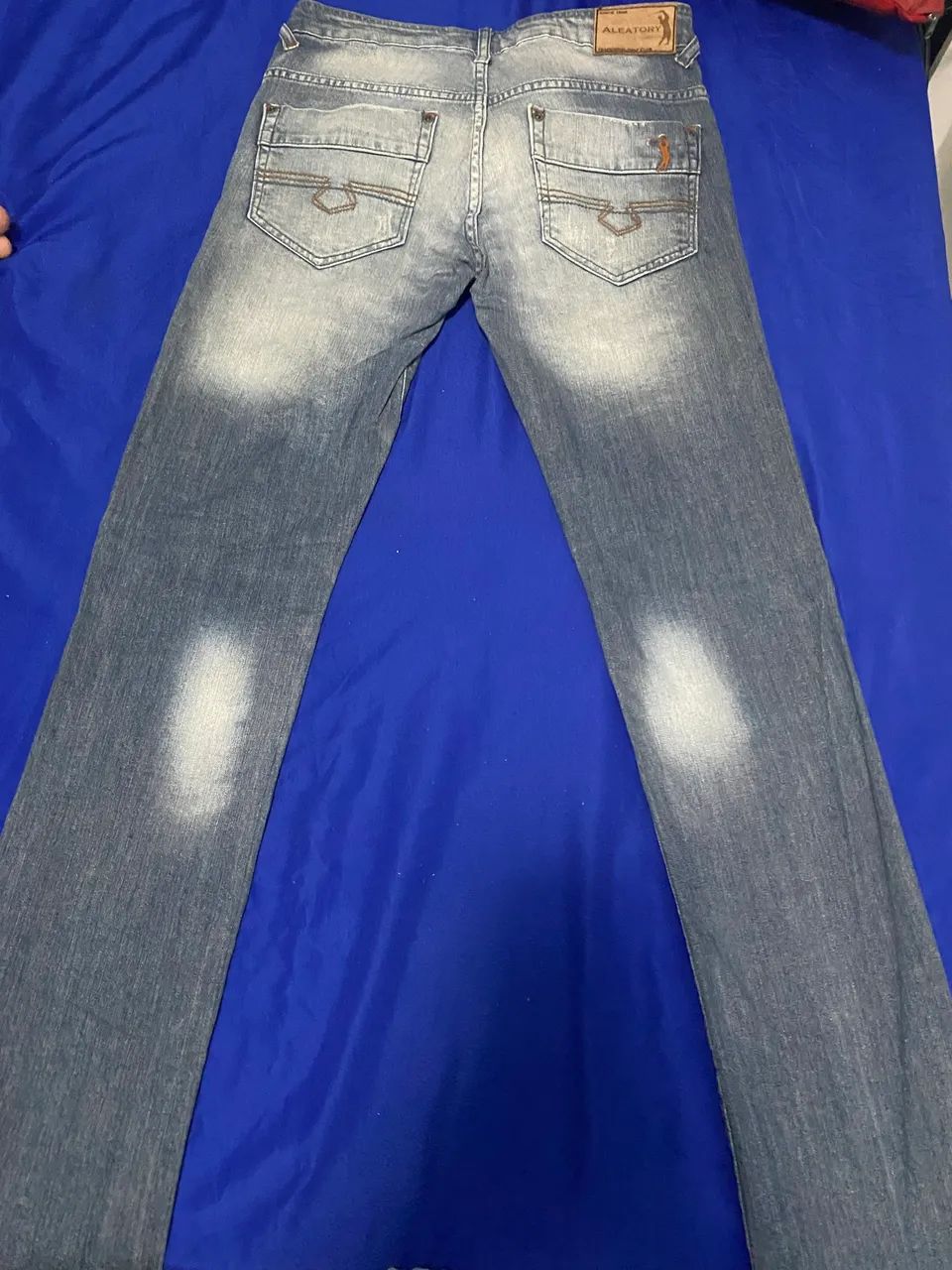 Calça jeans marca Aleatory 