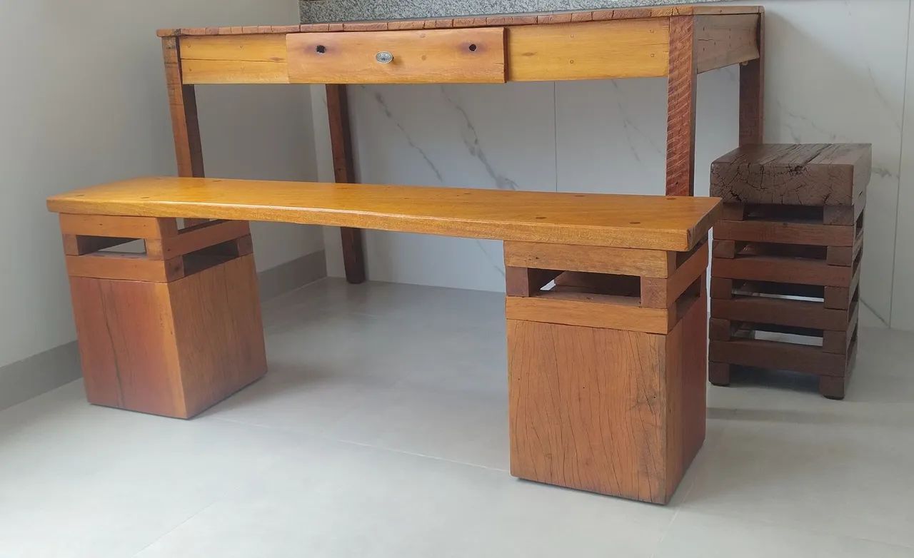Conjunto Mesa Rústica com Banco + Banqueta De Madeira Maciça  - Foto 4