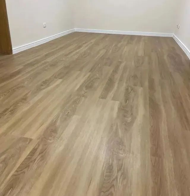 Instalador de Piso Vinílico e Rodapé - Foto 3