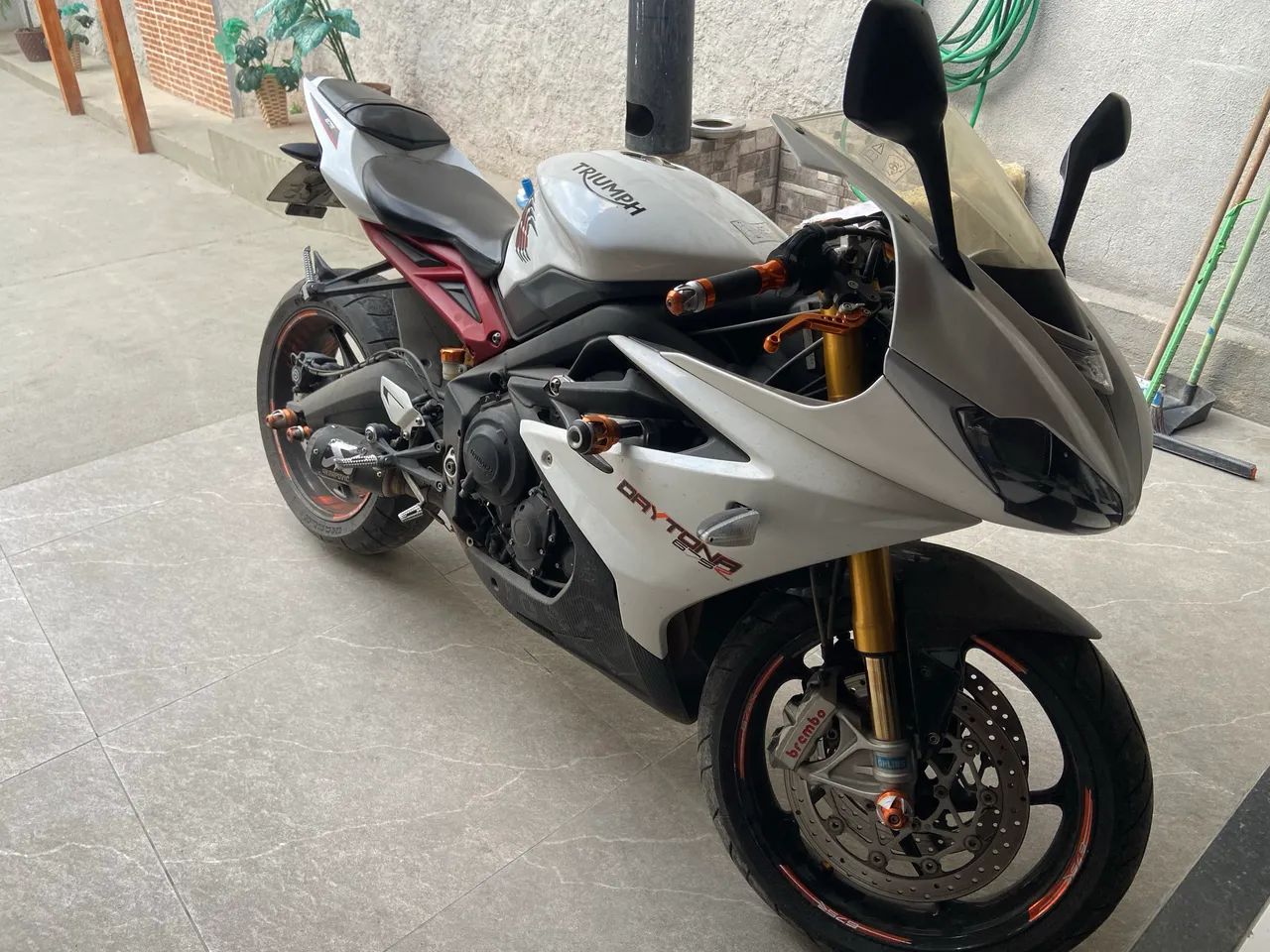 Triumph Daytona  - Foto 3
