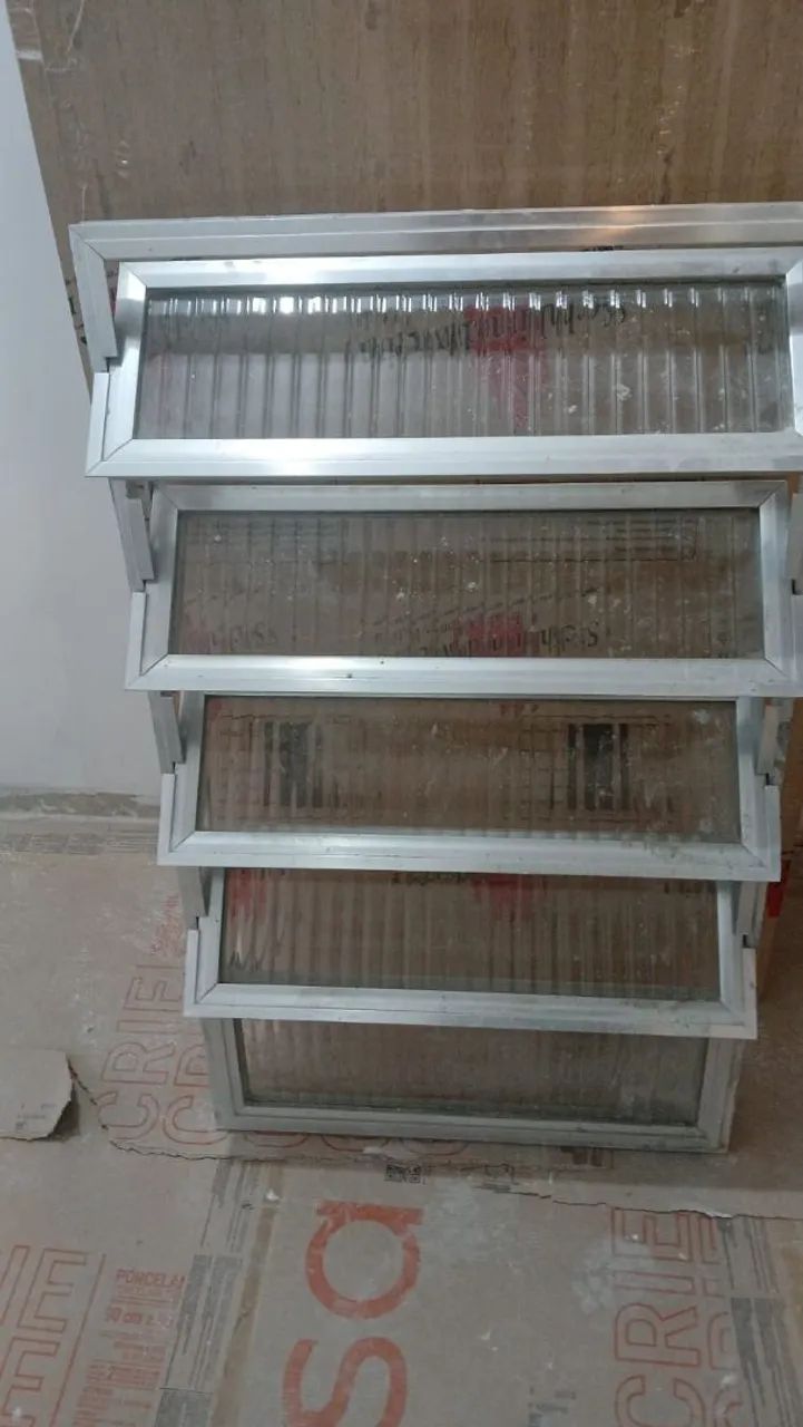 Vendo 4 Basculantes de alumínio em perfeito estado, - Foto 4