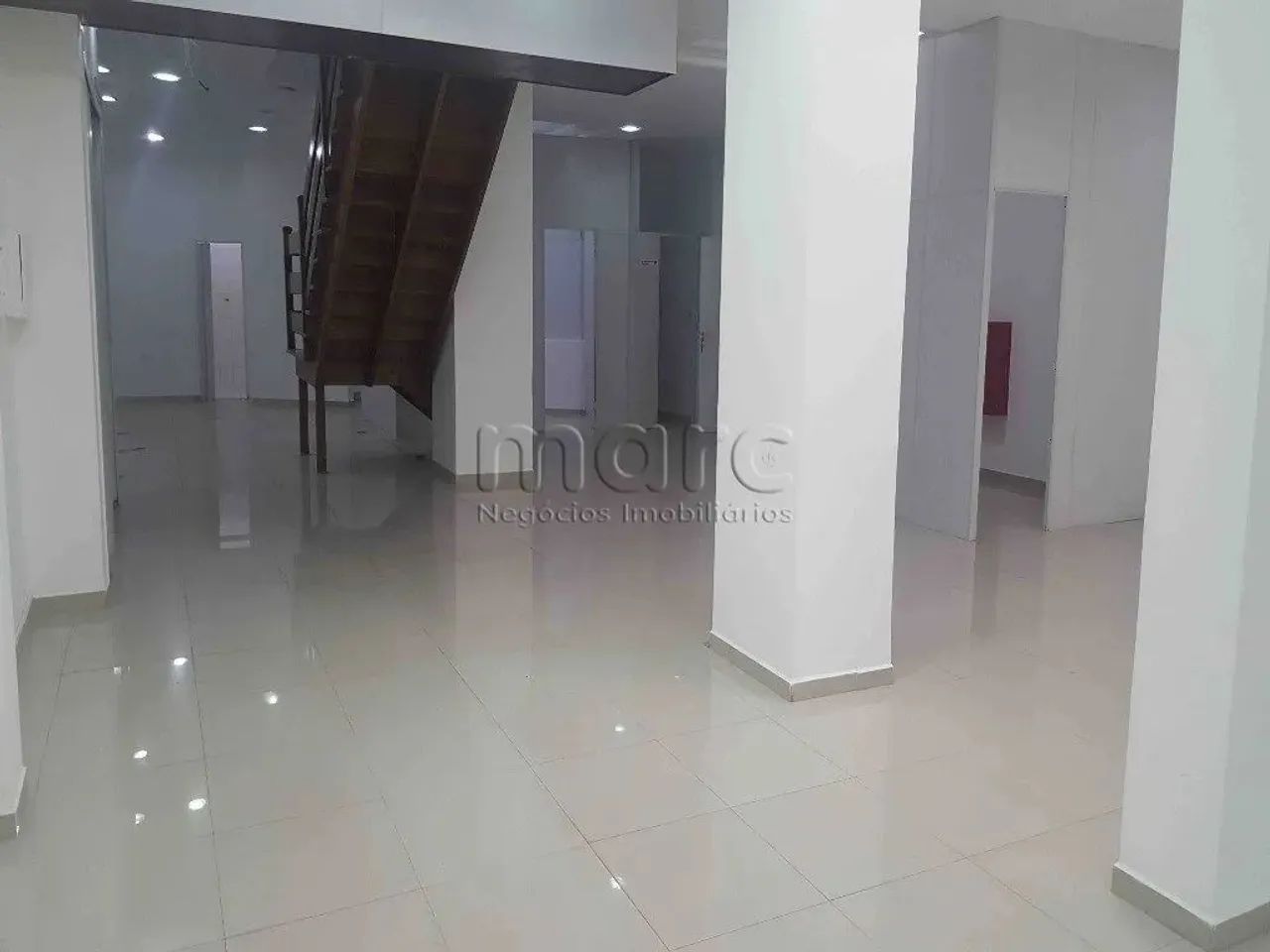 Loja totalmente reformada na República com 431m², salão grande mais sobre loja, com banhei - Foto 3