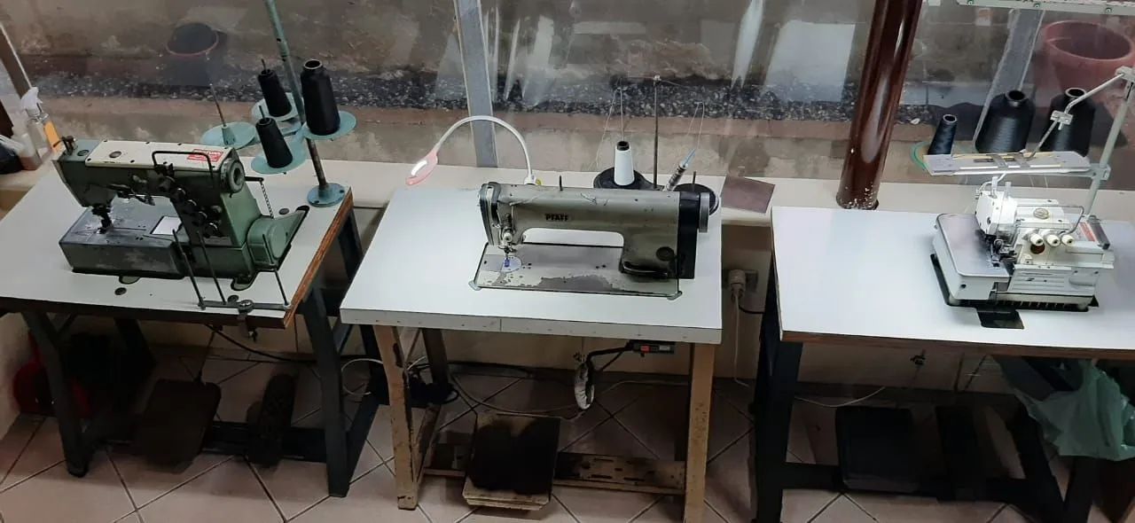 Máquina de costura industrial  - Foto 3