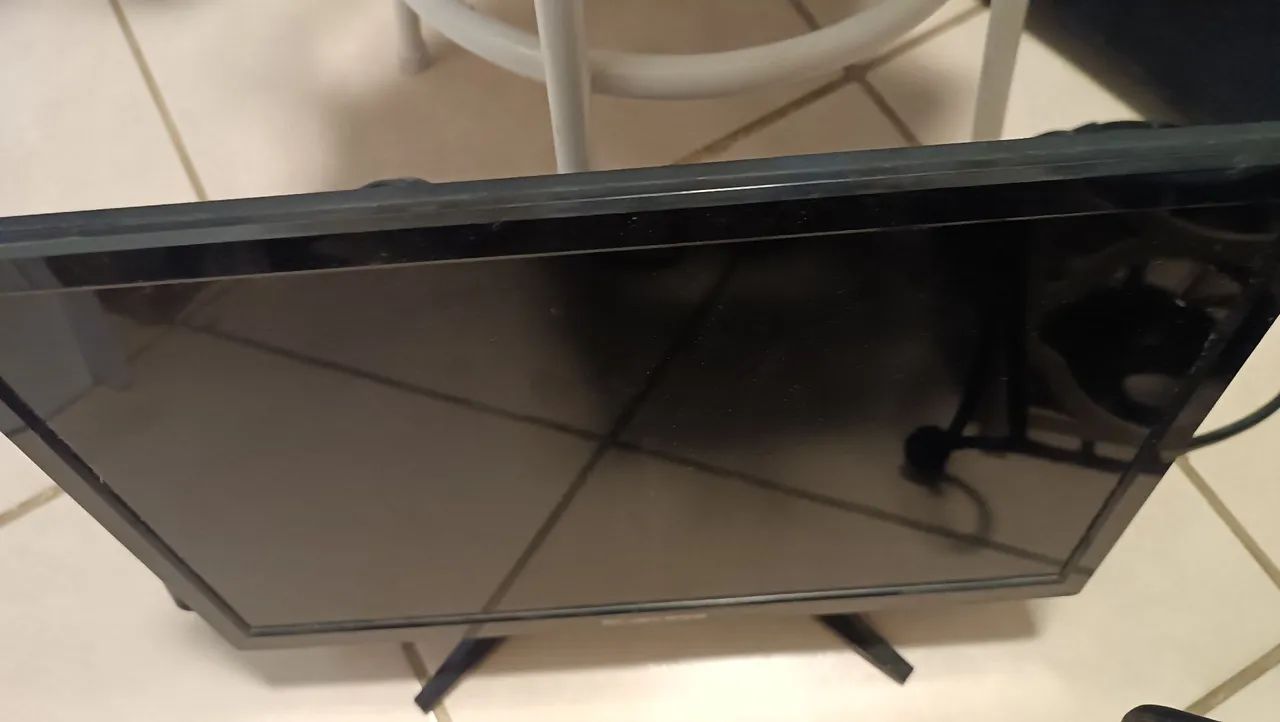 Monitor HDMI 15 polegadas usado 