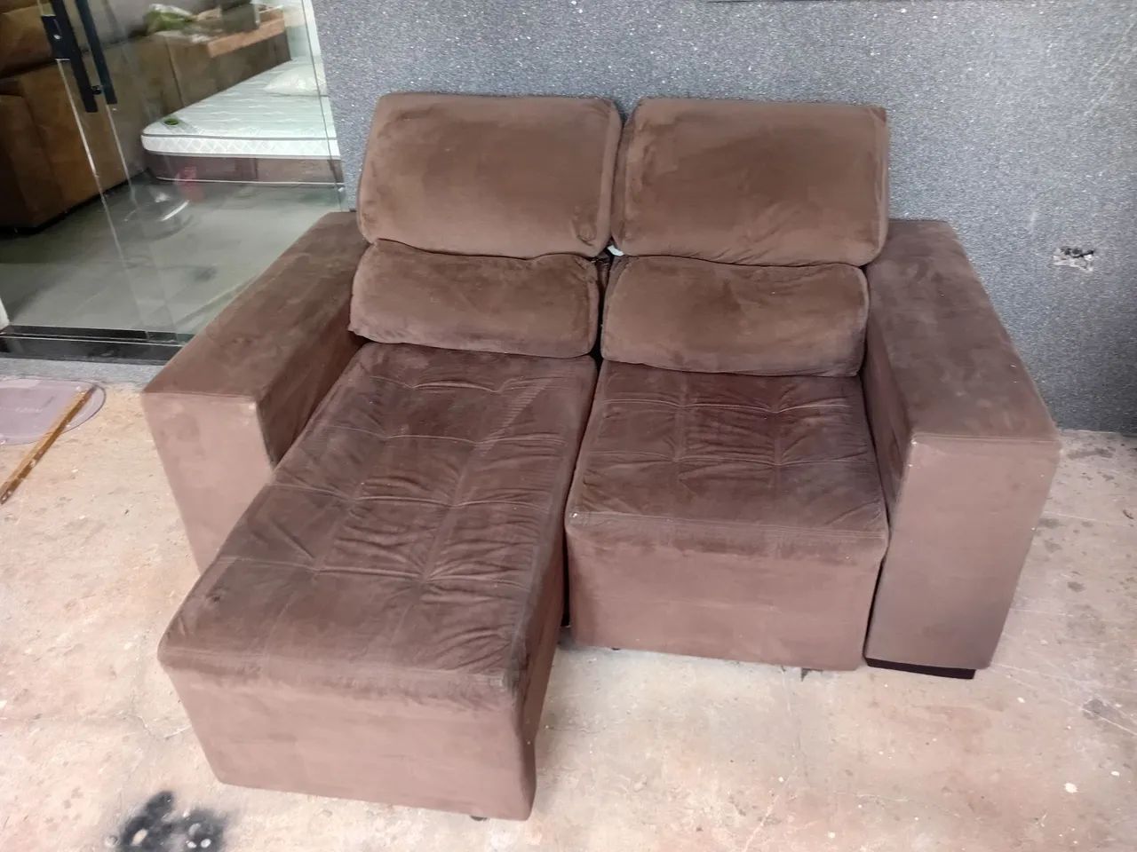Vendo sofá retrátil e inclinavel entrego  - Foto 4