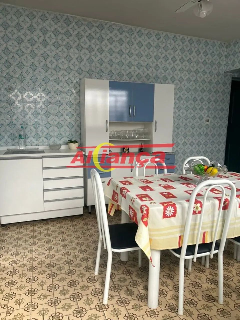 CASA TERREA COM EDICULA, 3 DORMITÓRIOS, 2 VAGAS , 260 METROS - Foto 4