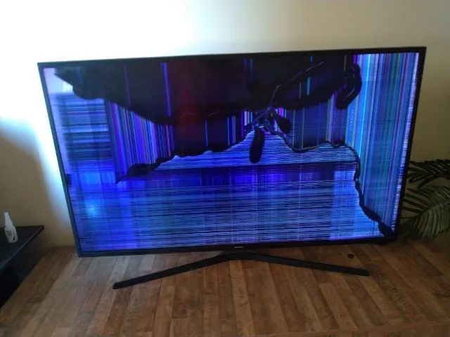 Smart TV Samsung 49" [TELA QUEBRADA]