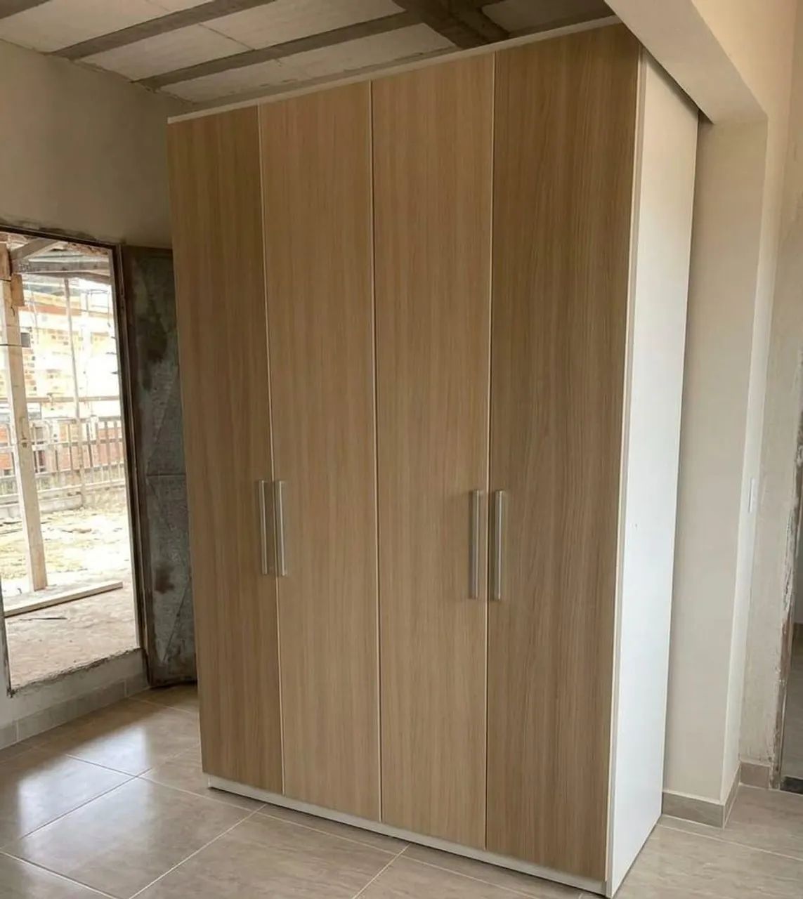 Guarda roupa em MDF.