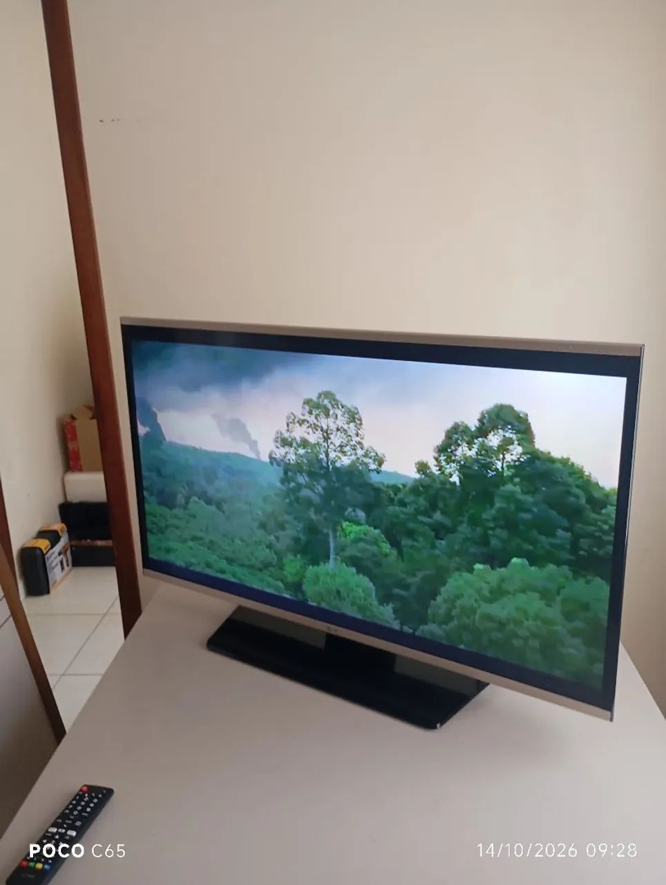 Tv LG smart 40 polegadas em excelente estado com controle e pezinho  - Foto 5