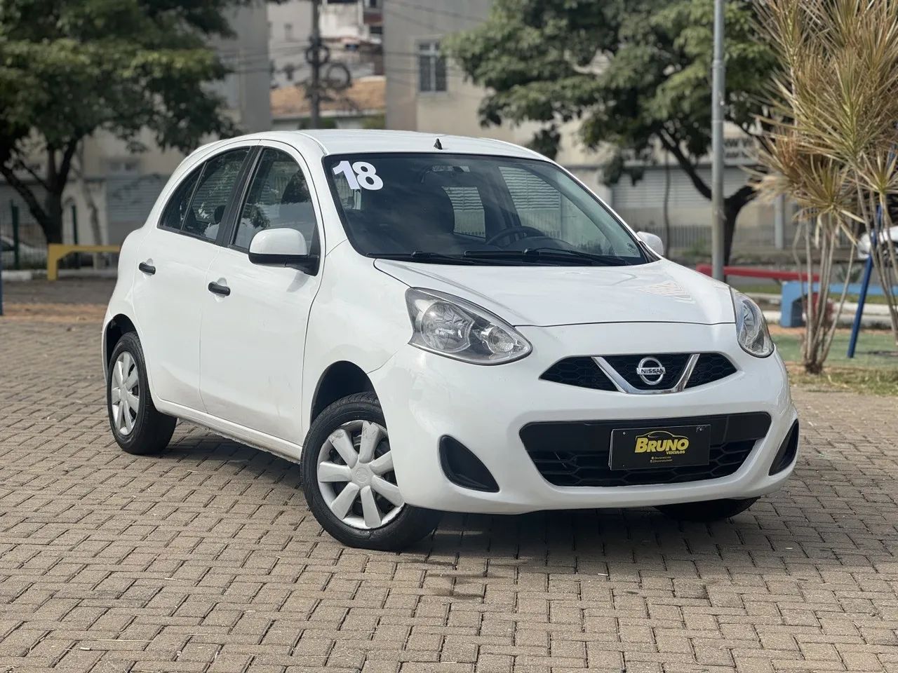 Nissan March 2018