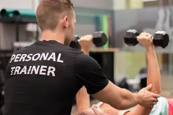 PERSONAL TRAINER