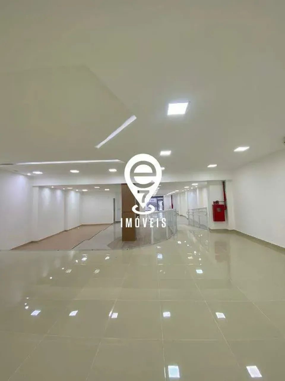 Salão comercial para locação em Cambuci, 404m²