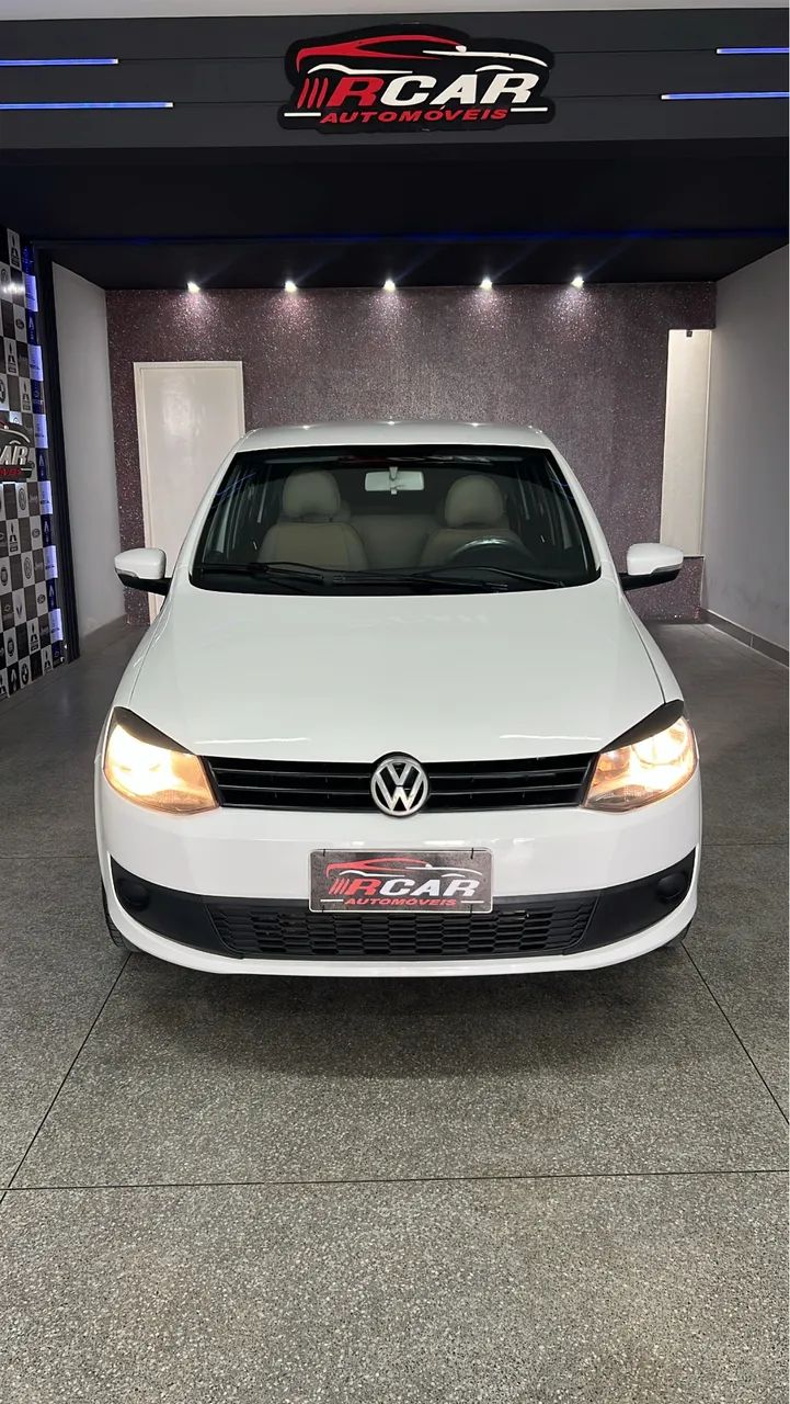Volkswagen Fox 1.0 MI Total Flex 8V 5P 2013 - Foto 2
