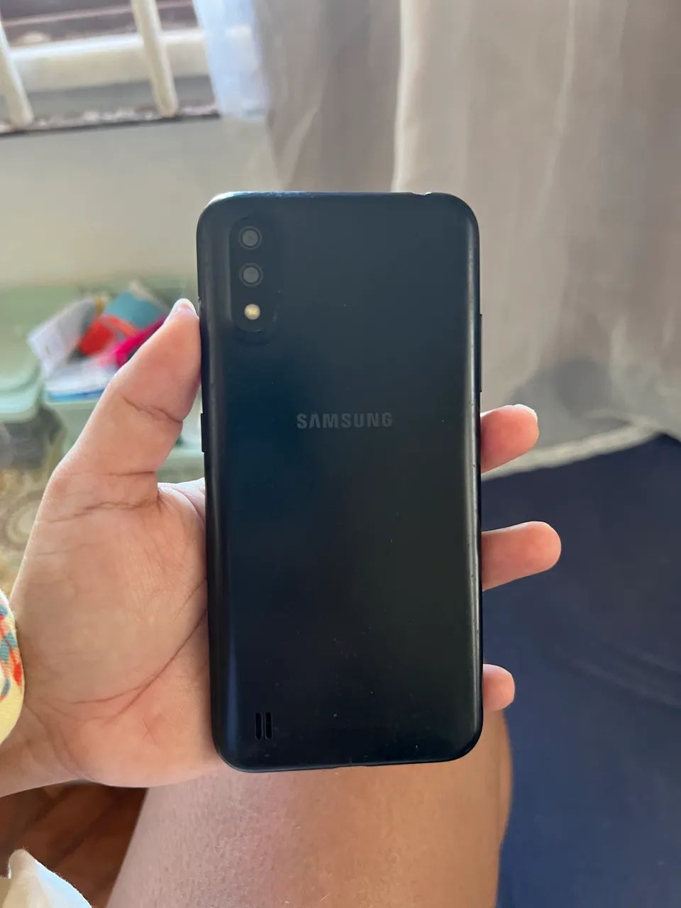 Celular usado, modelo Samsung A01 - Foto 2