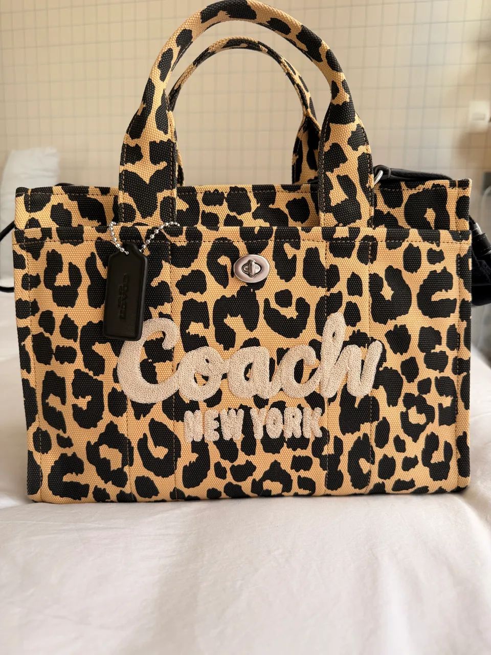 Bolsa Saco Coach Cargo Tote 26 Lona De Algodão Animal Print - Foto 3