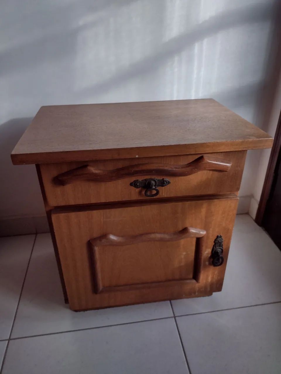 Conjunto Criado-Mudo Retrô