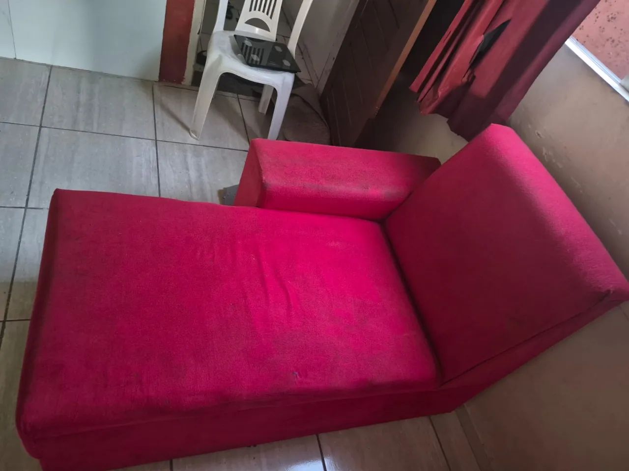 Sofá  retrátil vermelho  - Foto 5