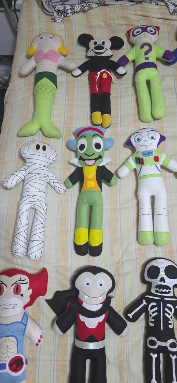 Conjunto de 21 bonecos de personagens - Foto 4