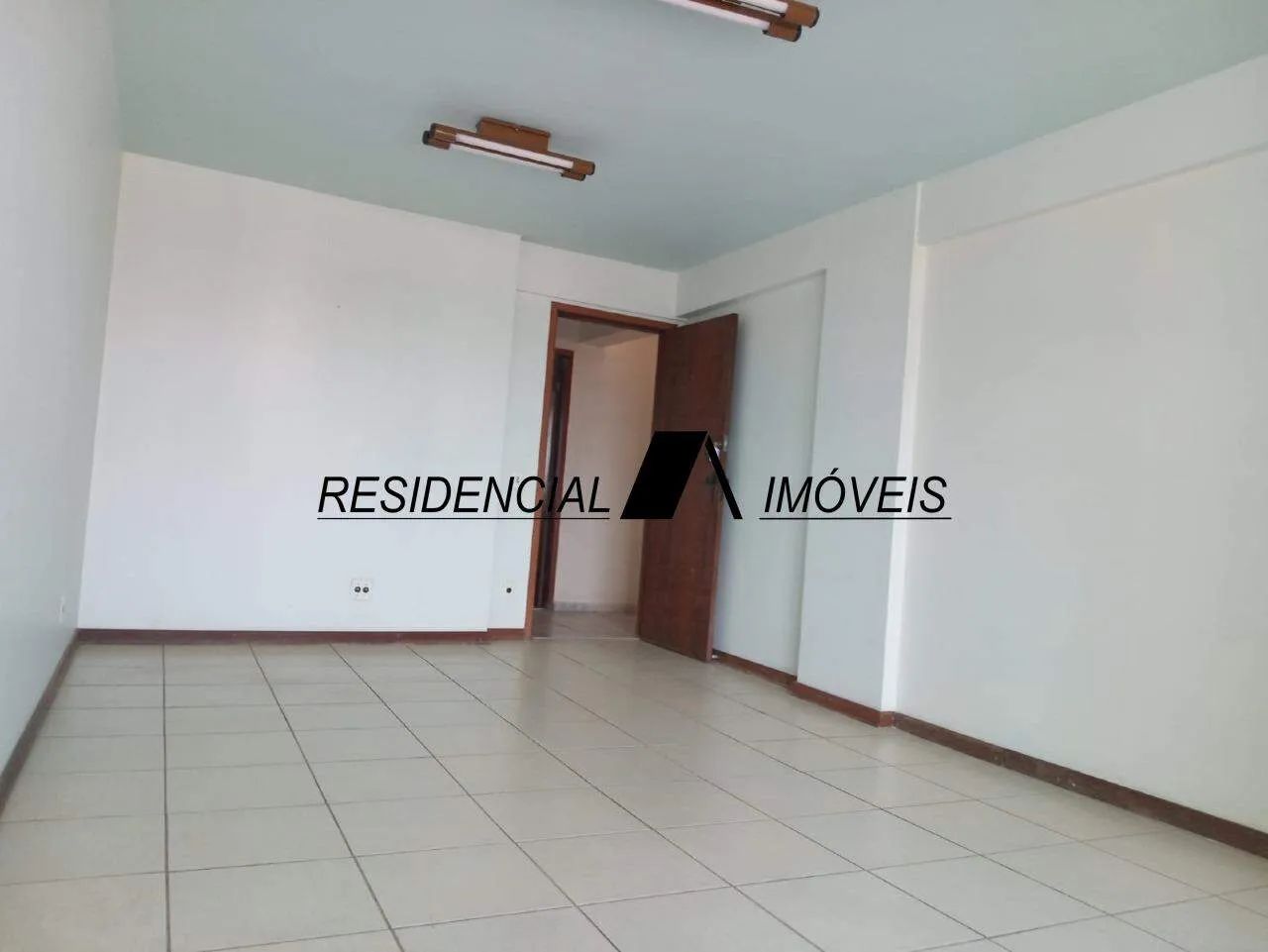 Sala comercial próxima ao Fórum - Foto 2