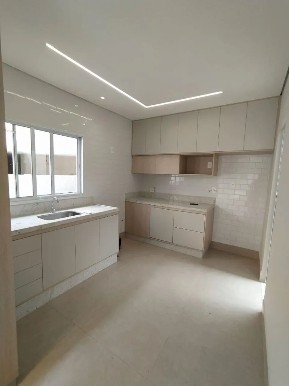 Casa de 3 quartos, com acabamento de 1° qualidade, 3 vagas. - Foto 3