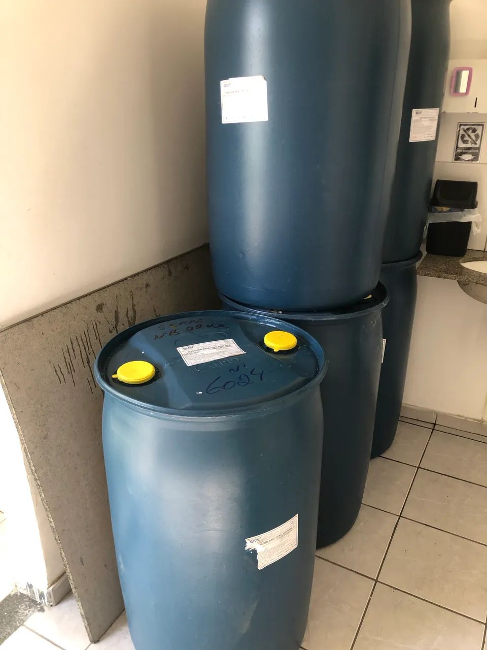 Vendo tambor de 200L - Foto 2