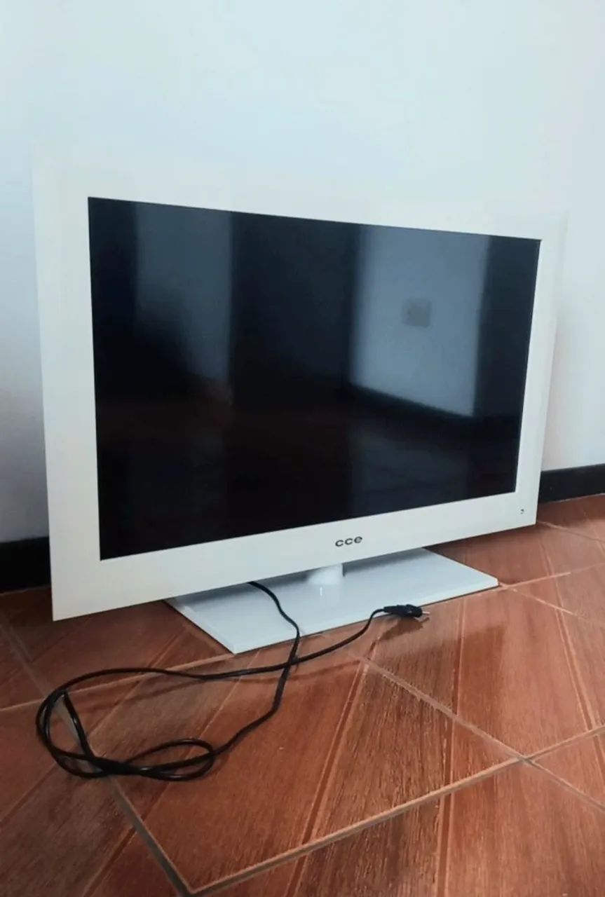 TV LED CCE 32" polegadas branca - Foto 2