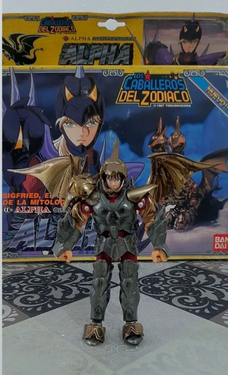 Boneco cavaleiros do zodiaco bandai vintage Siegfried Alpha