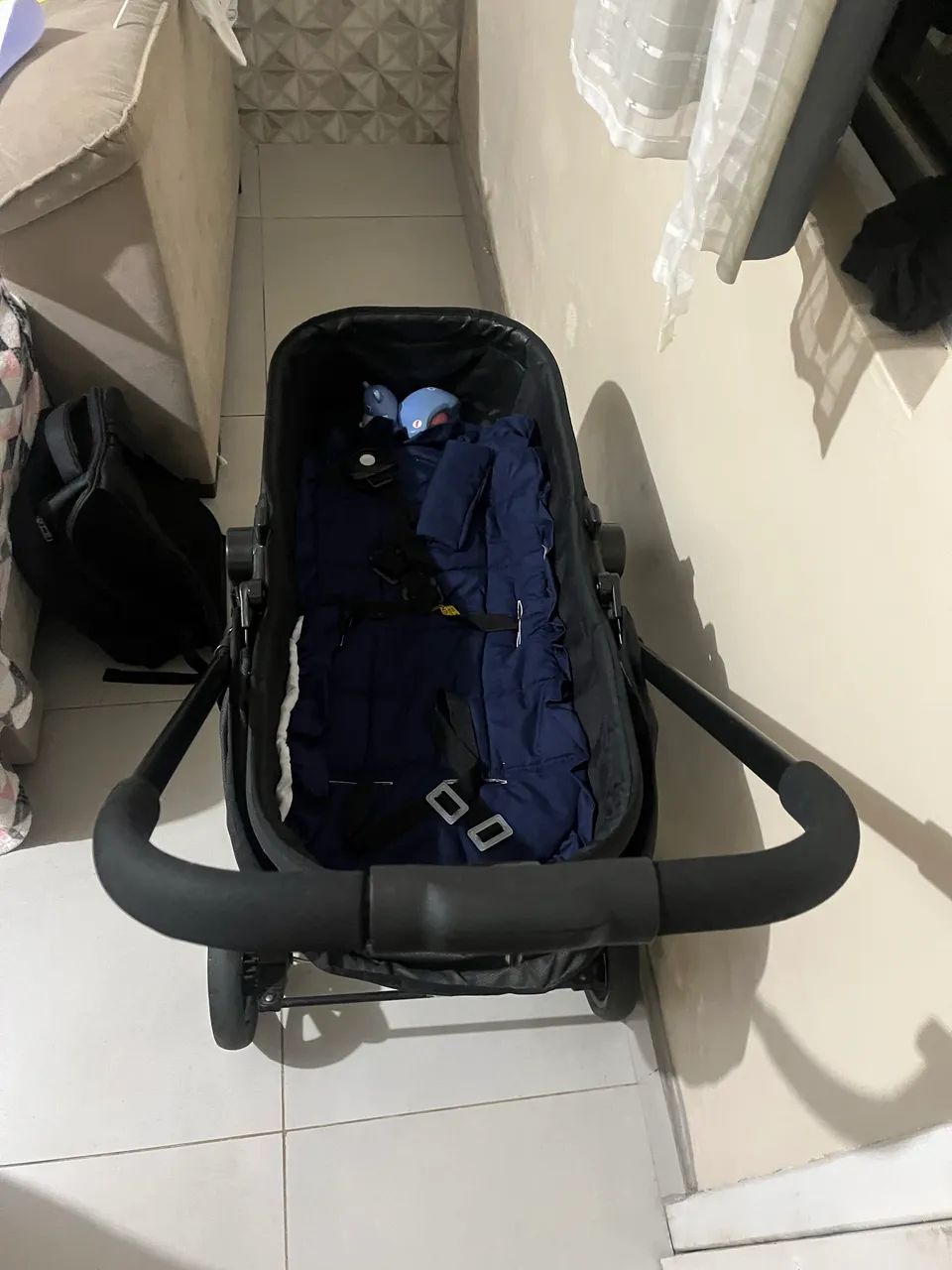 Carrinho de bebê Moisés seminovo  - Foto 2