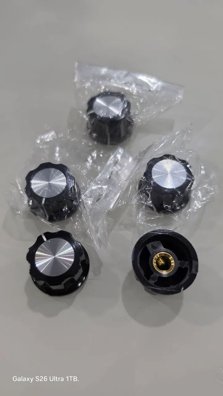 Kit 5 Knobs novos 