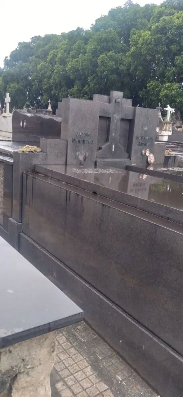 Jazigo vazio túmulo em mármore 