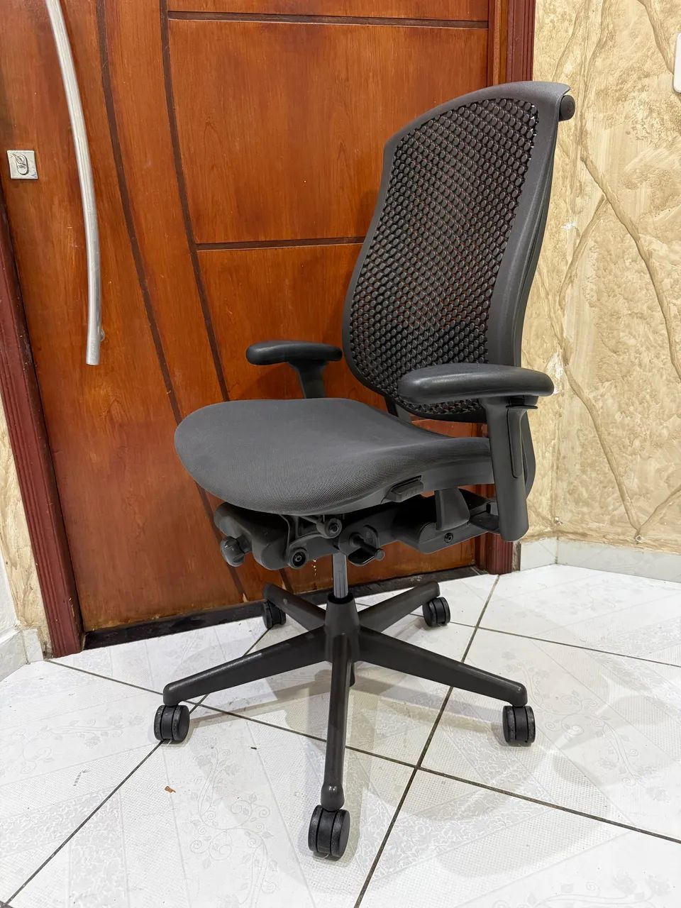 cadeira herman miller celle versão completa 