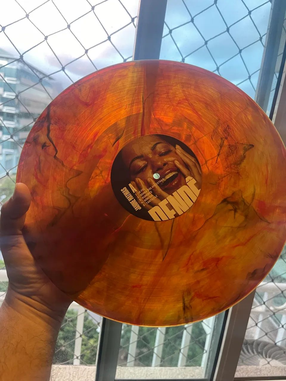 LP Janine Mathias - Dendê - vinil laranja esfumaçado  - Foto 4